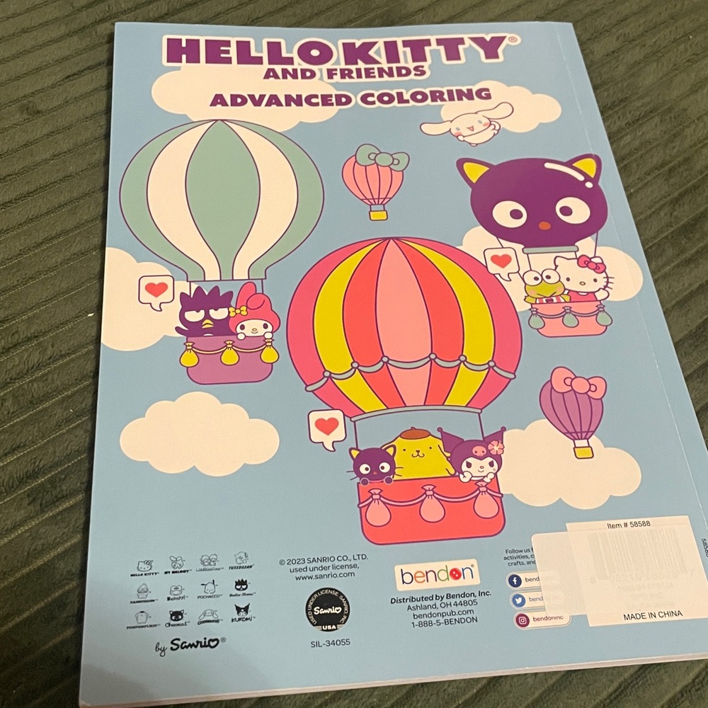 Hello Kitty and Friends‎ Advanced Coloring Book - Picture 2 of 5
